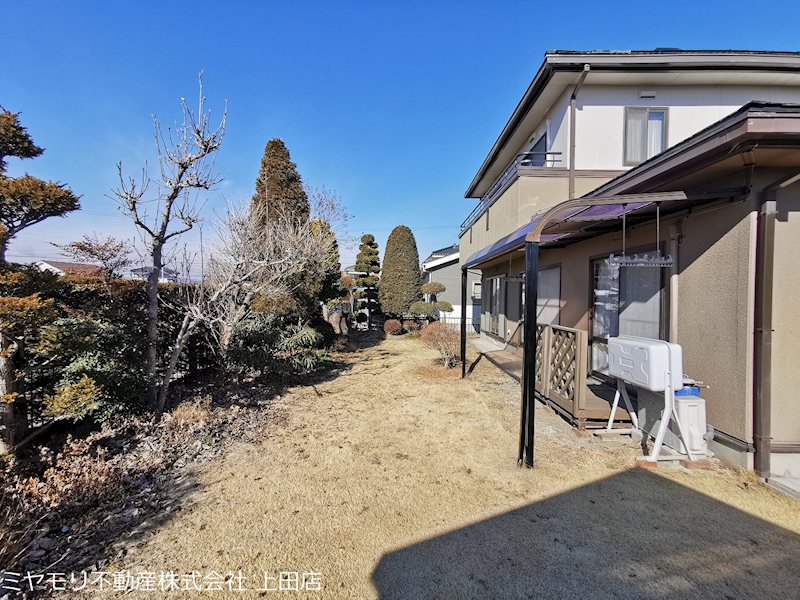 東御市加沢　中古戸建 現地写真（庭）