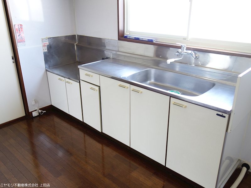 【商談中】上田市生田　中古建物（A棟、B棟、C棟） 内観写真（キッチン）