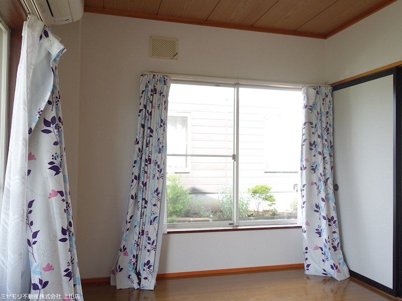 【商談中】上田市生田　中古建物（A棟、B棟、C棟） 内観写真（リビング以外の居室）