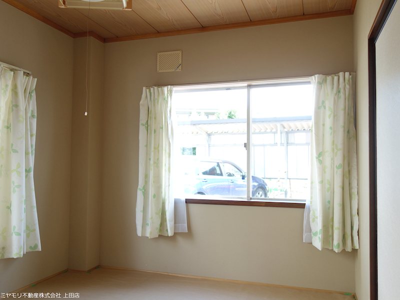 【商談中】上田市生田　中古建物（A棟、B棟、C棟） 内観写真（リビング以外の居室）