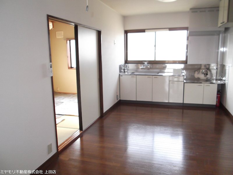 【商談中】上田市生田　中古建物（A棟、B棟、C棟） 内観写真（キッチン）