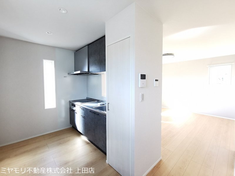 【商談中】上田市生田　中古物件 内観写真（キッチン）