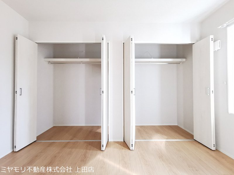 【商談中】上田市生田　中古物件 内観写真（収納）