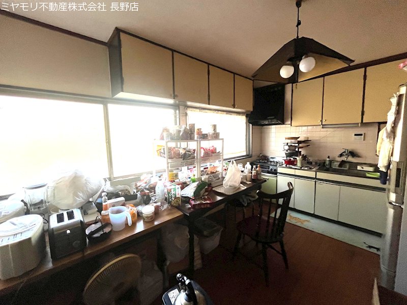 長野県千曲市桑原小坂 内観写真（キッチン）