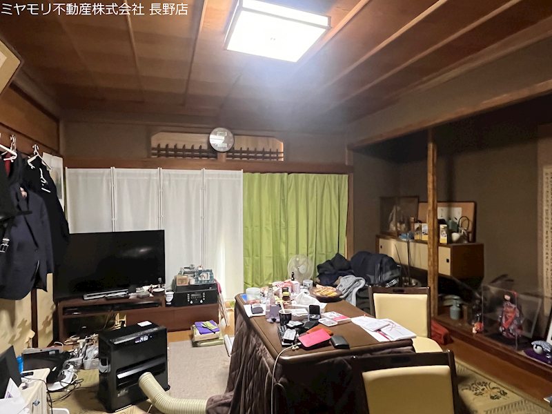 長野県千曲市桑原小坂 内観写真（リビング）