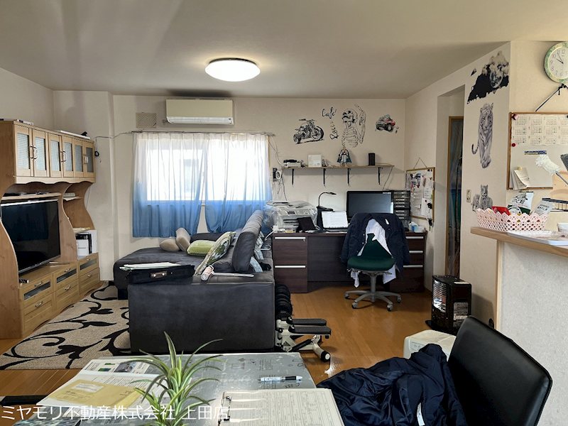 上田市蒼久保　中古戸建 内観写真（リビング）