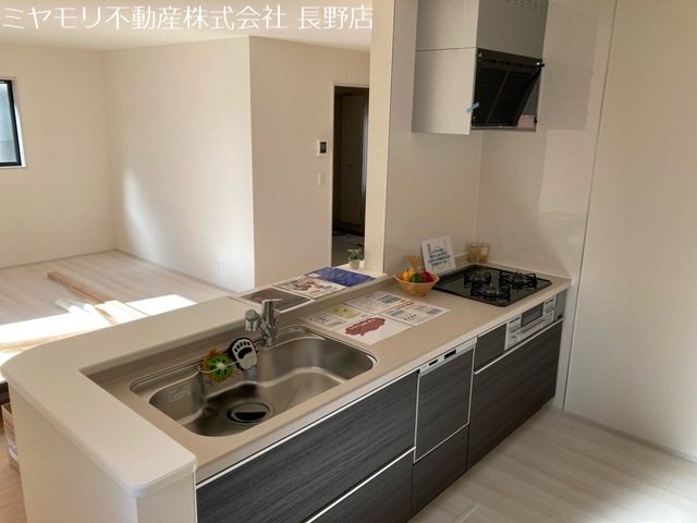 長野県長野市北尾張部 内観写真（キッチン）