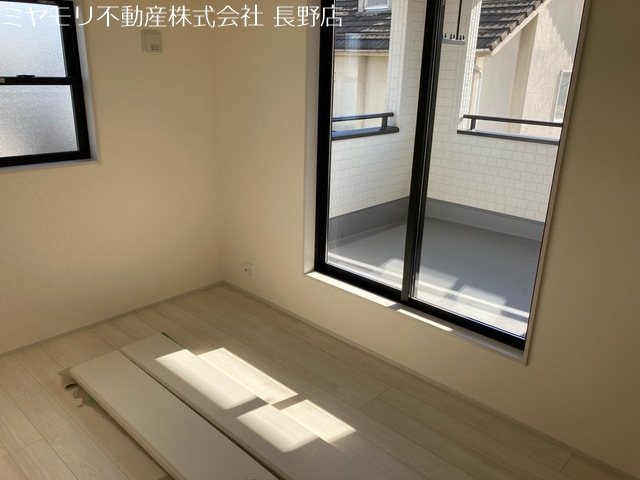 長野県長野市北尾張部 内観写真（リビング以外の居室）