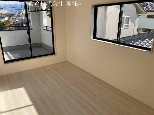 長野県長野市北尾張部 内観写真（リビング以外の居室）