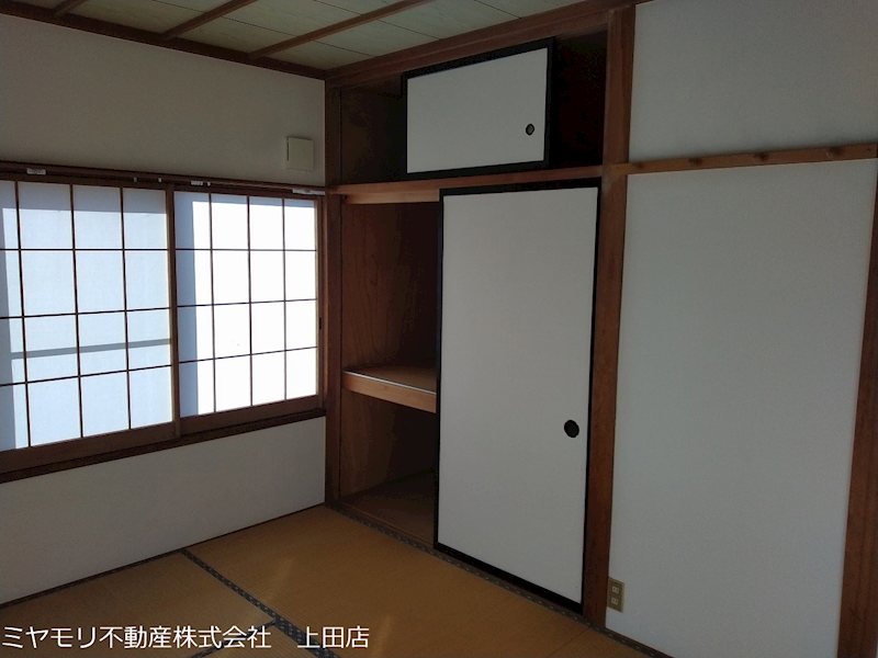 上田市生田　中古戸建 内観写真（リビング以外の居室）