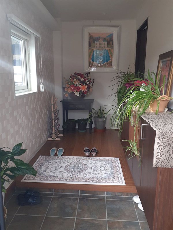 佐久市協和　中古戸建 現地写真（玄関）