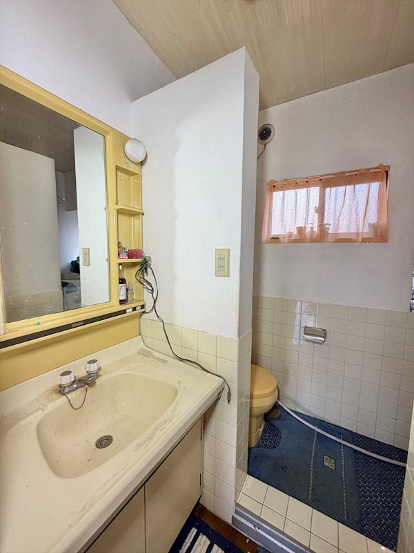 小諸市大久保　中古戸建 内観写真（洗面台・洗面所）