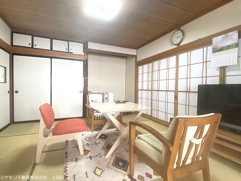 東御市海善寺　中古戸建 内観写真（リビング以外の居室）