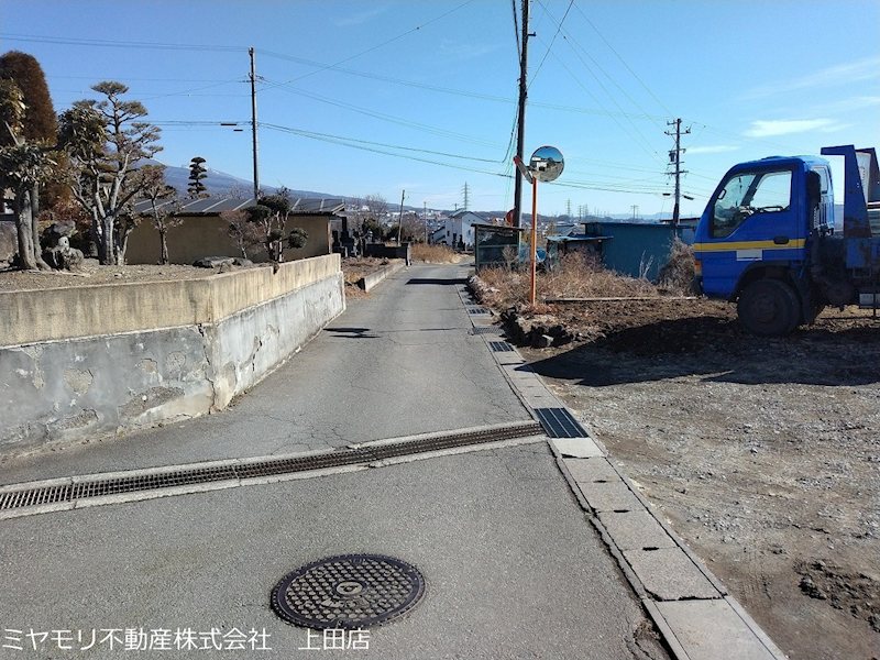 東御市海善寺　中古戸建 現地写真（前面道路含む現地写真）