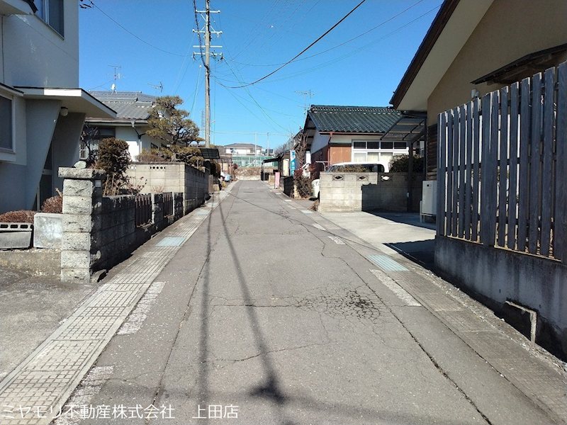 東御市海善寺　中古戸建 現地写真（前面道路含む現地写真）