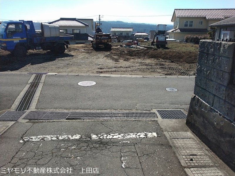 東御市海善寺　中古戸建 現地写真（前面道路含む現地写真）