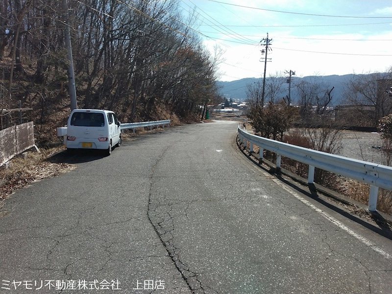 東御市滋野甲　土地 現地写真（前面道路含む現地写真）