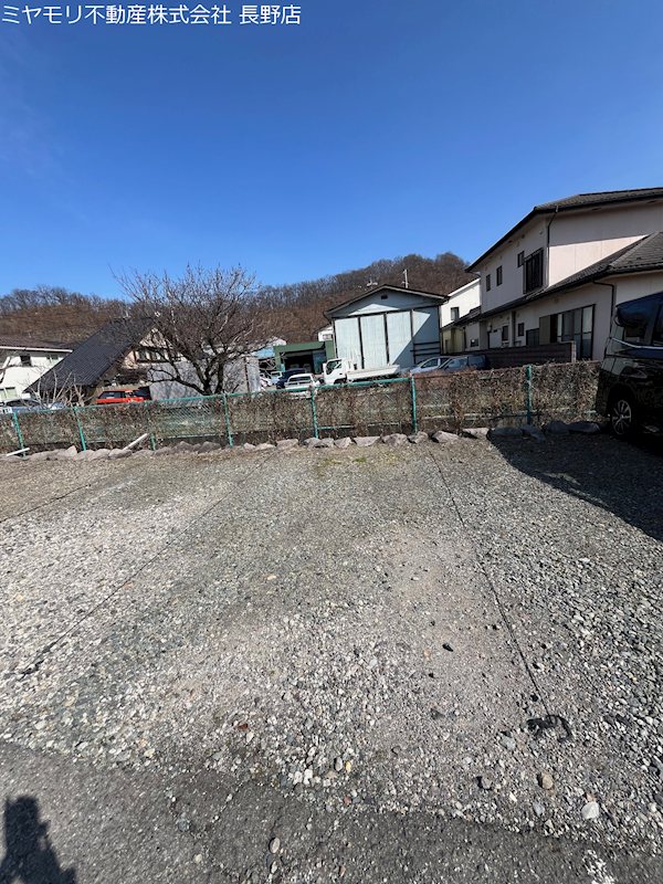 長野県千曲市小島 現地写真（駐車場）