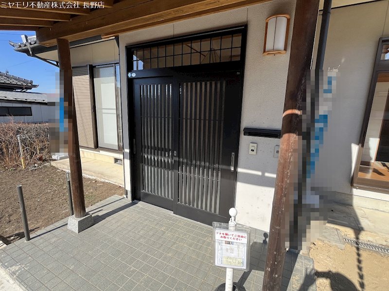 長野県須坂市望岳台 現地写真（玄関）