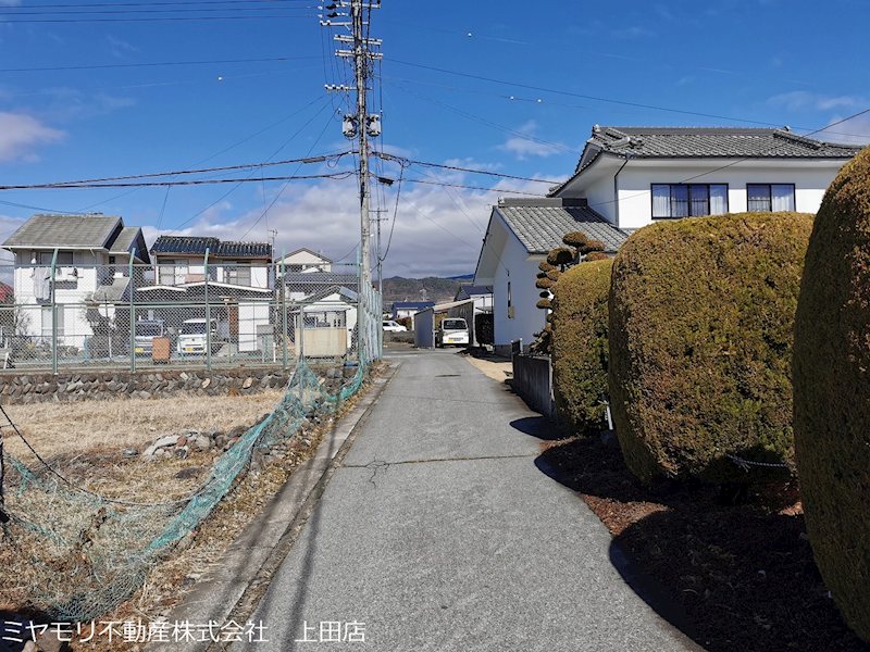 東御市田中　土地 現地写真（前面道路含む現地写真）