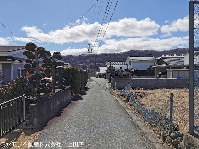 東御市田中　土地 現地写真（前面道路含む現地写真）