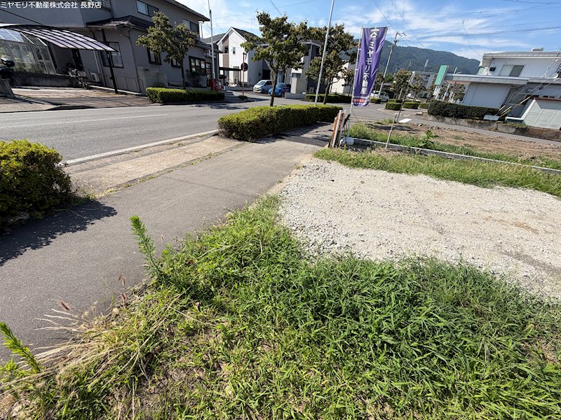 長野県長野市若槻団地1-117 現地写真（前面道路含む現地写真）