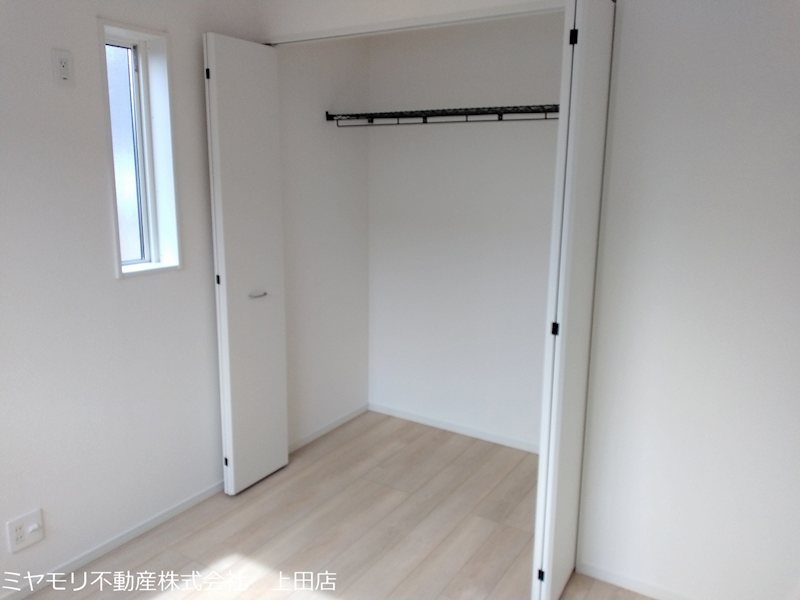 上田市常磐城4丁目　新築戸建 内観写真（リビング以外の居室）