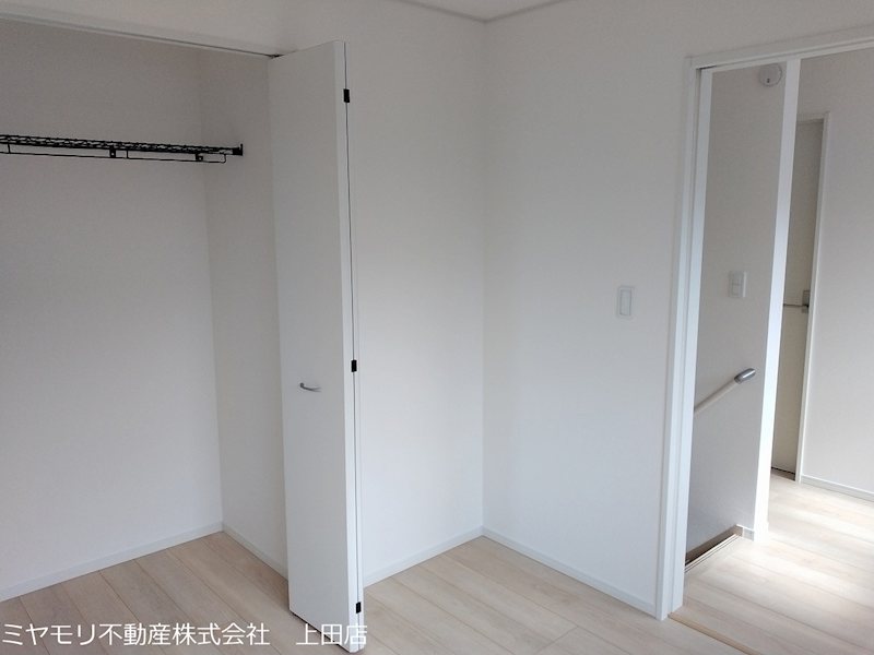 上田市常磐城4丁目　新築戸建 内観写真（リビング以外の居室）