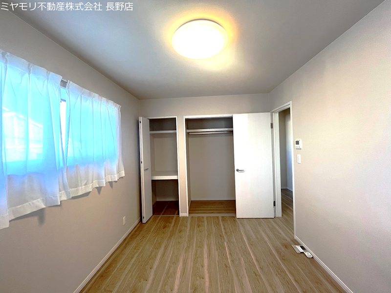 長野県長野市中越２丁目 内観写真（リビング以外の居室）