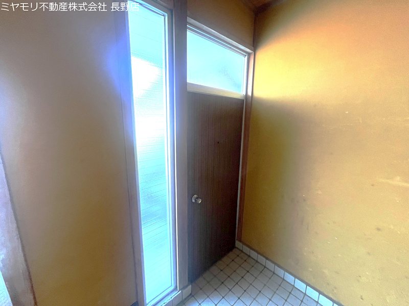 長野県千曲市若宮 現地写真（玄関）