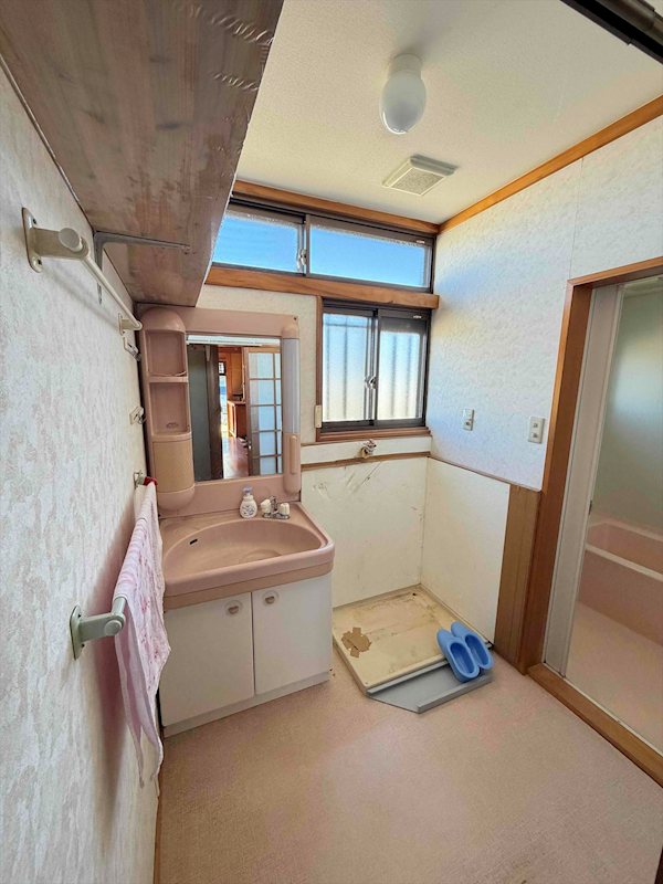 佐久市取出町　中古戸建 内観写真（洗面台・洗面所）