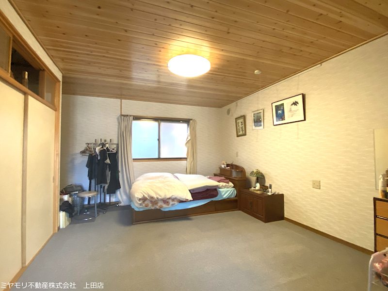 坂城町上平　中古戸建 内観写真（リビング以外の居室）