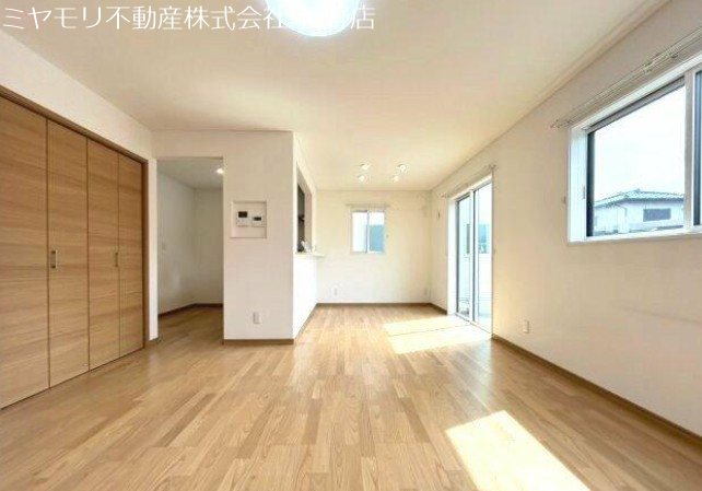 長野県千曲市寂蒔529-13 内観写真（リビング）