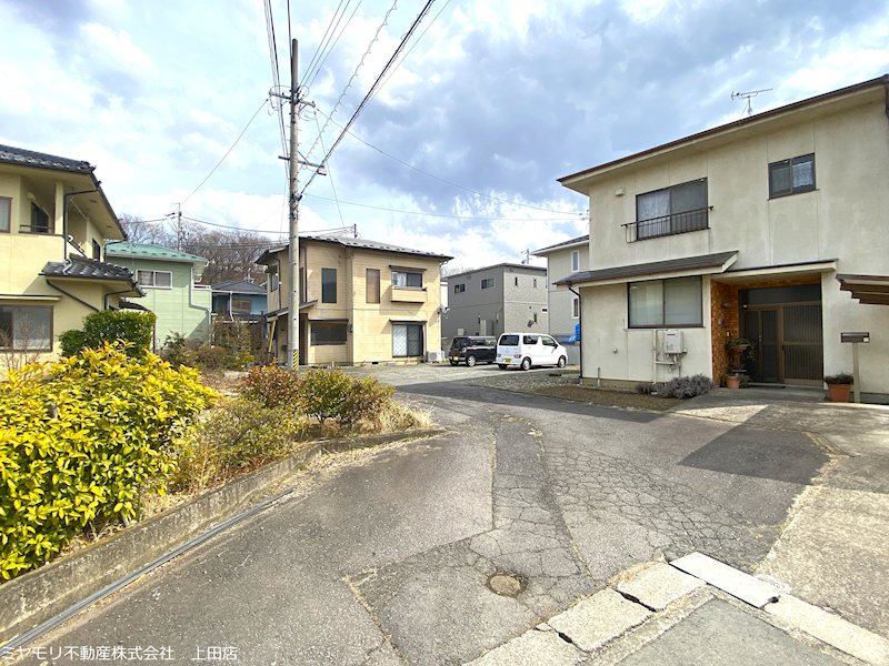 上田市常入1丁目　中古戸建 現地写真（前面道路含む現地写真）