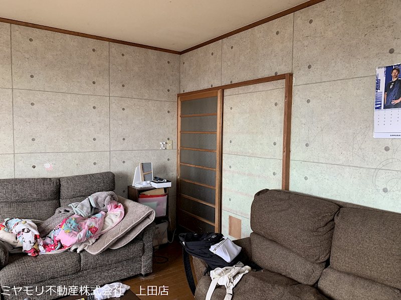 上田市芳田　店舗付き中古戸建 内観写真（リビング）