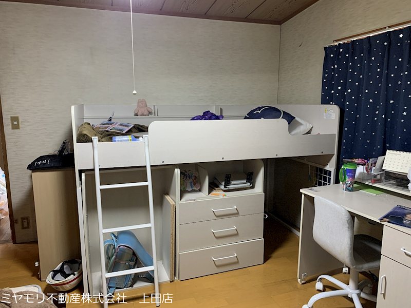 上田市芳田　店舗付き中古戸建 内観写真（リビング以外の居室）