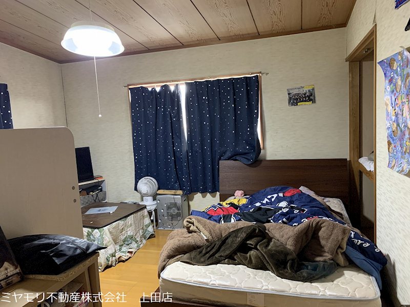 上田市芳田　店舗付き中古戸建 内観写真（リビング以外の居室）
