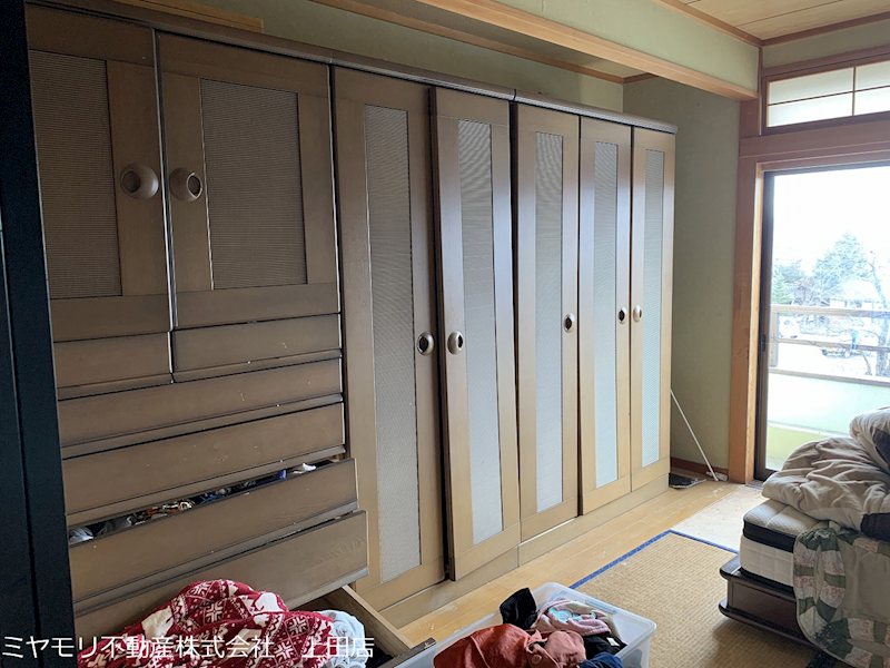 上田市芳田　店舗付き中古戸建 内観写真（リビング以外の居室）