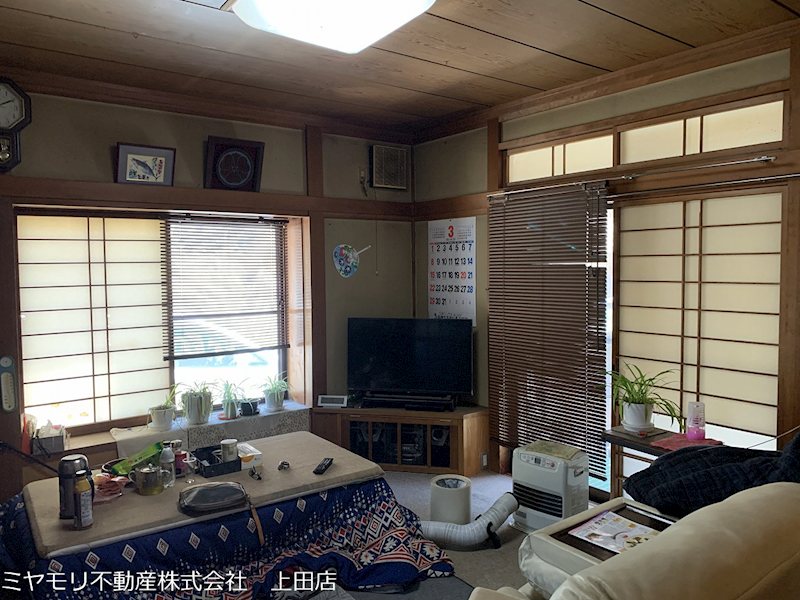 上田市腰越　中古戸建 内観写真（リビング）