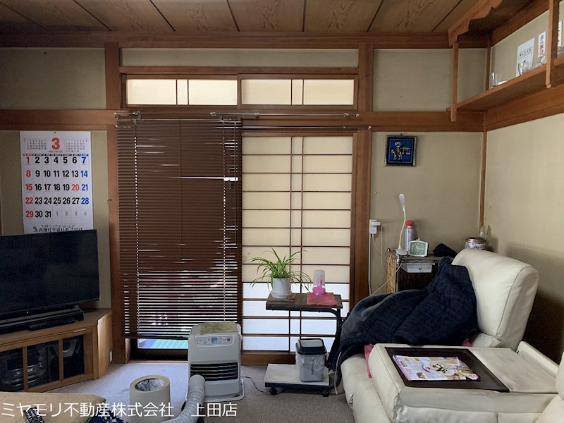 上田市腰越　中古戸建 内観写真（リビング）