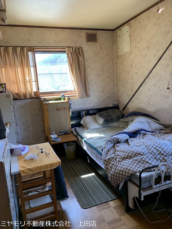 上田市腰越　中古戸建 内観写真（リビング以外の居室）