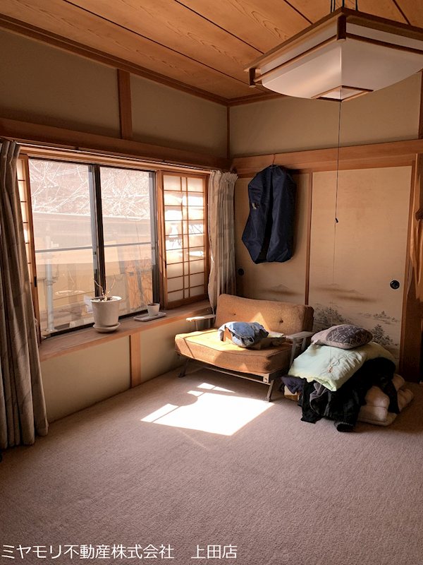 上田市腰越　中古戸建 内観写真（リビング以外の居室）
