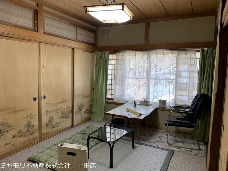上田市腰越　中古戸建 内観写真（リビング以外の居室）