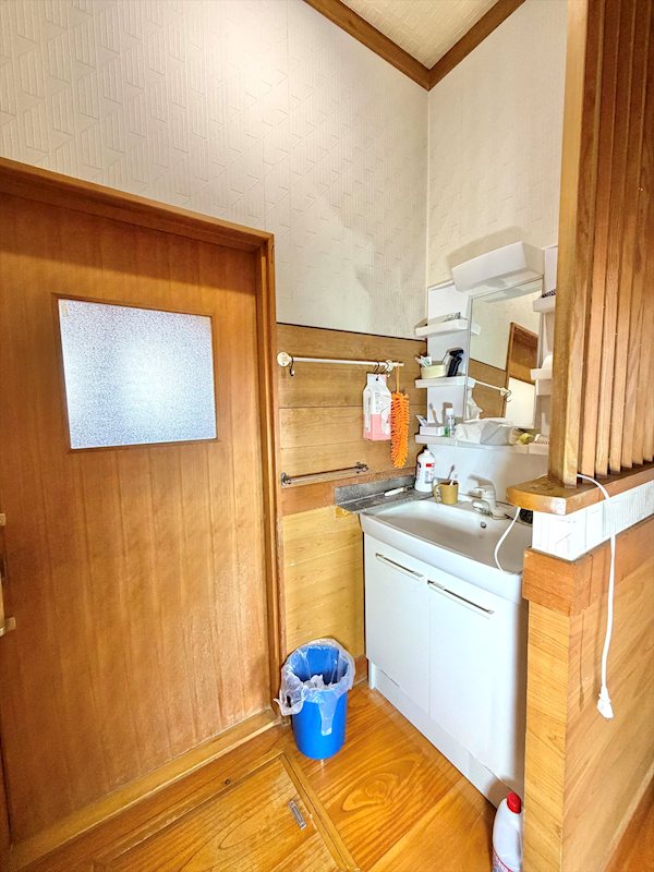小諸市森山　中古戸建 内観写真（洗面台・洗面所）