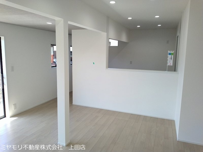 上田市生田　中古戸建 内観写真（リビング）