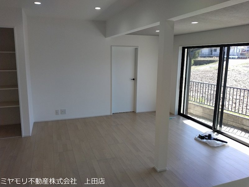 上田市生田　中古戸建 内観写真（リビング）