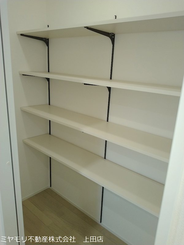 上田市生田　中古戸建 内観写真（収納）