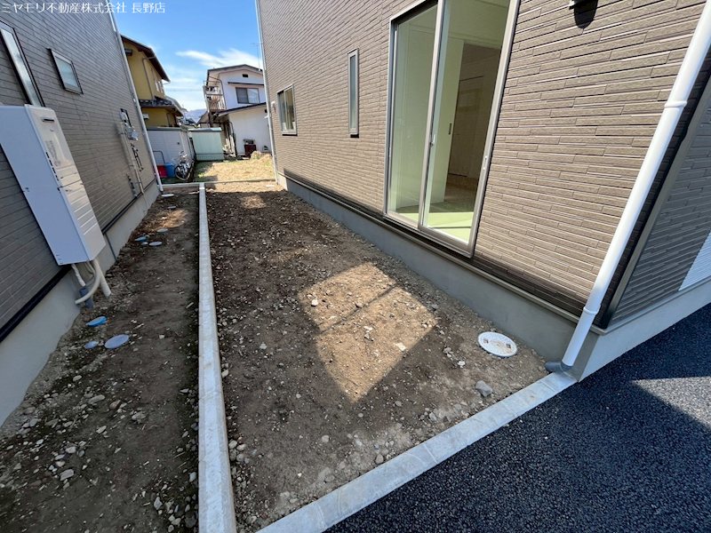 長野県長野市稲里１丁目 現地写真（庭）