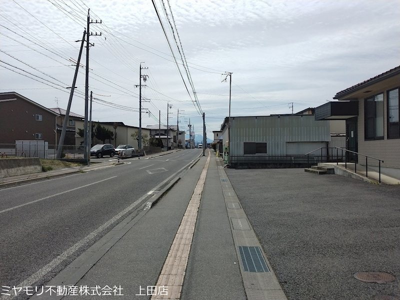 上田市住吉　中古戸建 現地写真（前面道路含む現地写真）