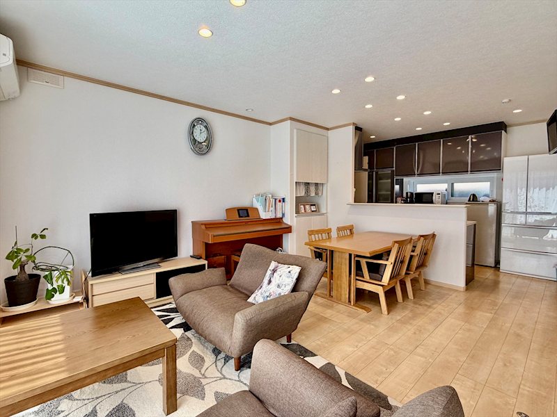 佐久市安原　中古戸建 内観写真（リビング）